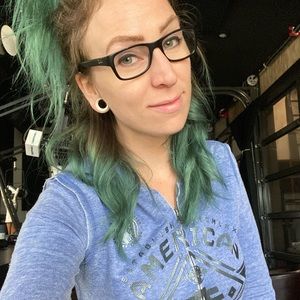 Meet your Posher, April